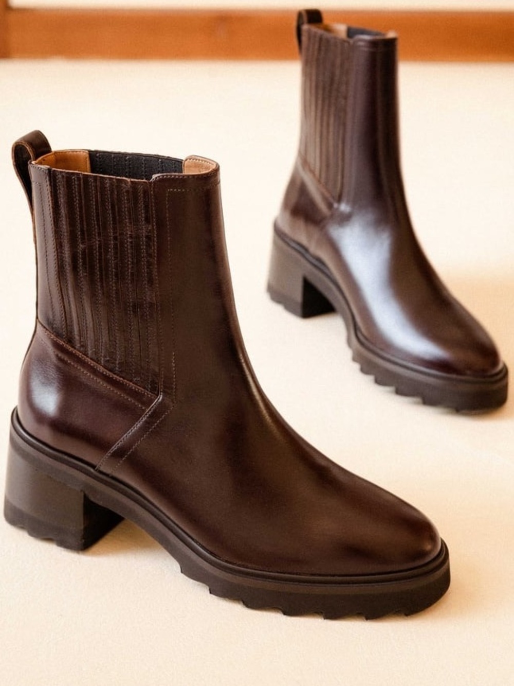 Bobbie’s Women's Brown Leather Chelsea Boots - Classic Block Heel